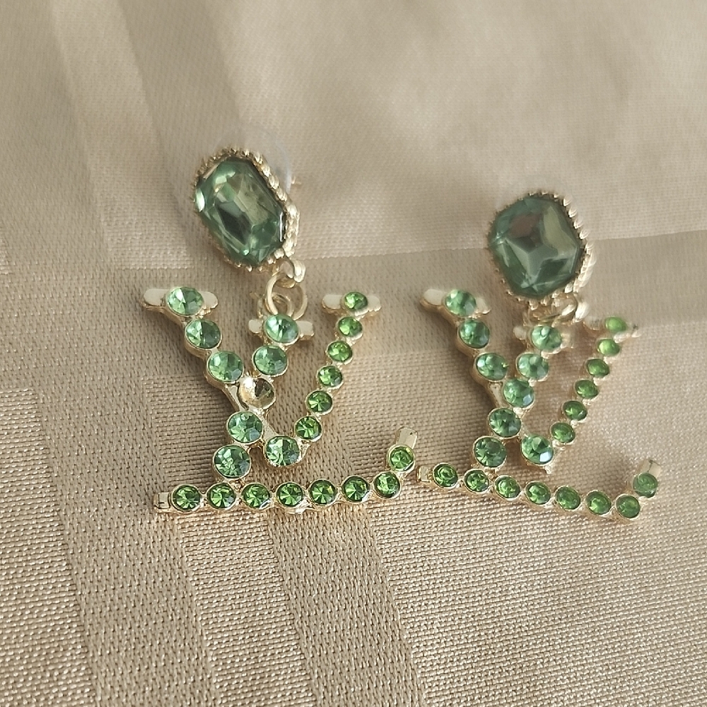 *3 For $10 Item✨️Sparkling Green Gemstone Earrings